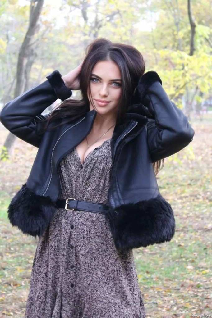 Tatiana, 24