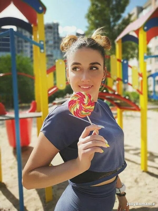 Milena Ahnessa, 28