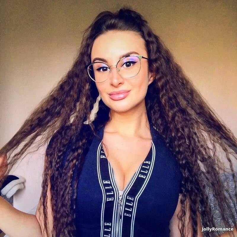 Valeria Profile image 4